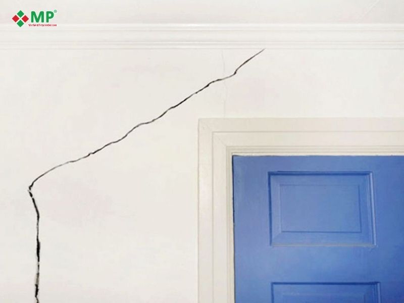 10+ kinh nghiệm xây nhà trọn gói giúp bạn tiết kiệm cả trăm triệu 6 Thi công không đúng kỹ thuật dễ dẫn đến tình trạng nứt tường