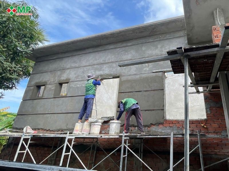 Cách tính đơn giá xây dựng theo m2 chi tiết và mới nhất 2026 2 Đơn giá xây dựng phần thô có thể thay đổi tuỳ theo thị trường và biến động vật tư