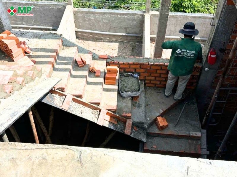 Xây nhà trọn gói bao gồm những gì? Chi tiết 6 hạng mục từ A-Z 3 Hạng mục thi công phần thô là "bộ xương" của cả công trình