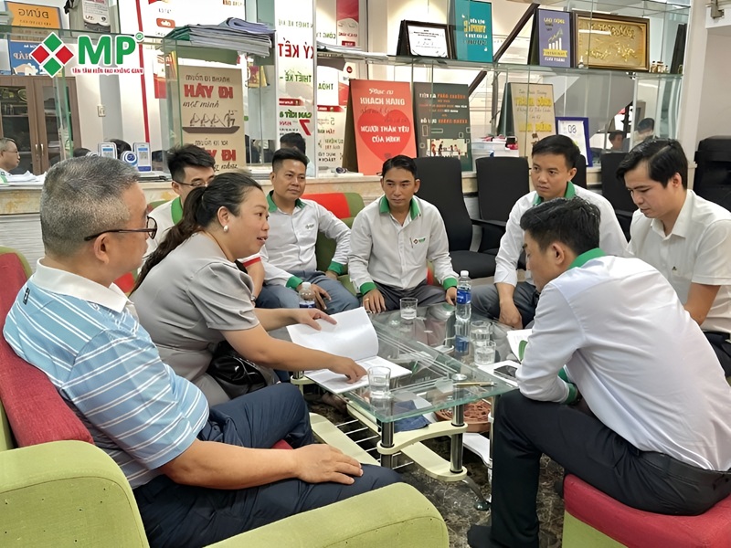Xây nhà trọn gói là gì? Hiểu đúng trước khi quyết định xây nhà 5 Đơn vị xây dựng Minh Phương tiếp nhận thông tin và tư vấn theo nhu cầu của khách hàng