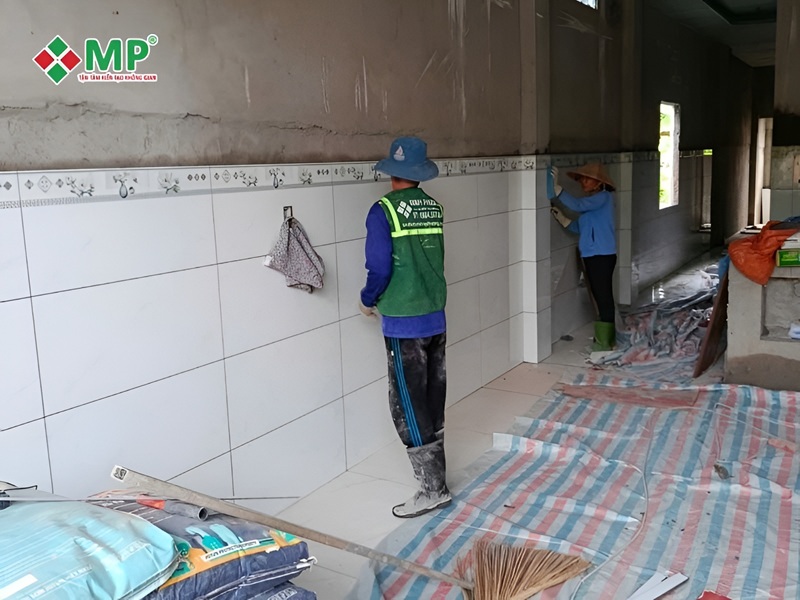 Xây nhà trọn gói là gì? Hiểu đúng trước khi quyết định xây nhà 3 Thi công xử lý hoàn thiện bề mặt tường và các hạng mục hoàn thiện khác